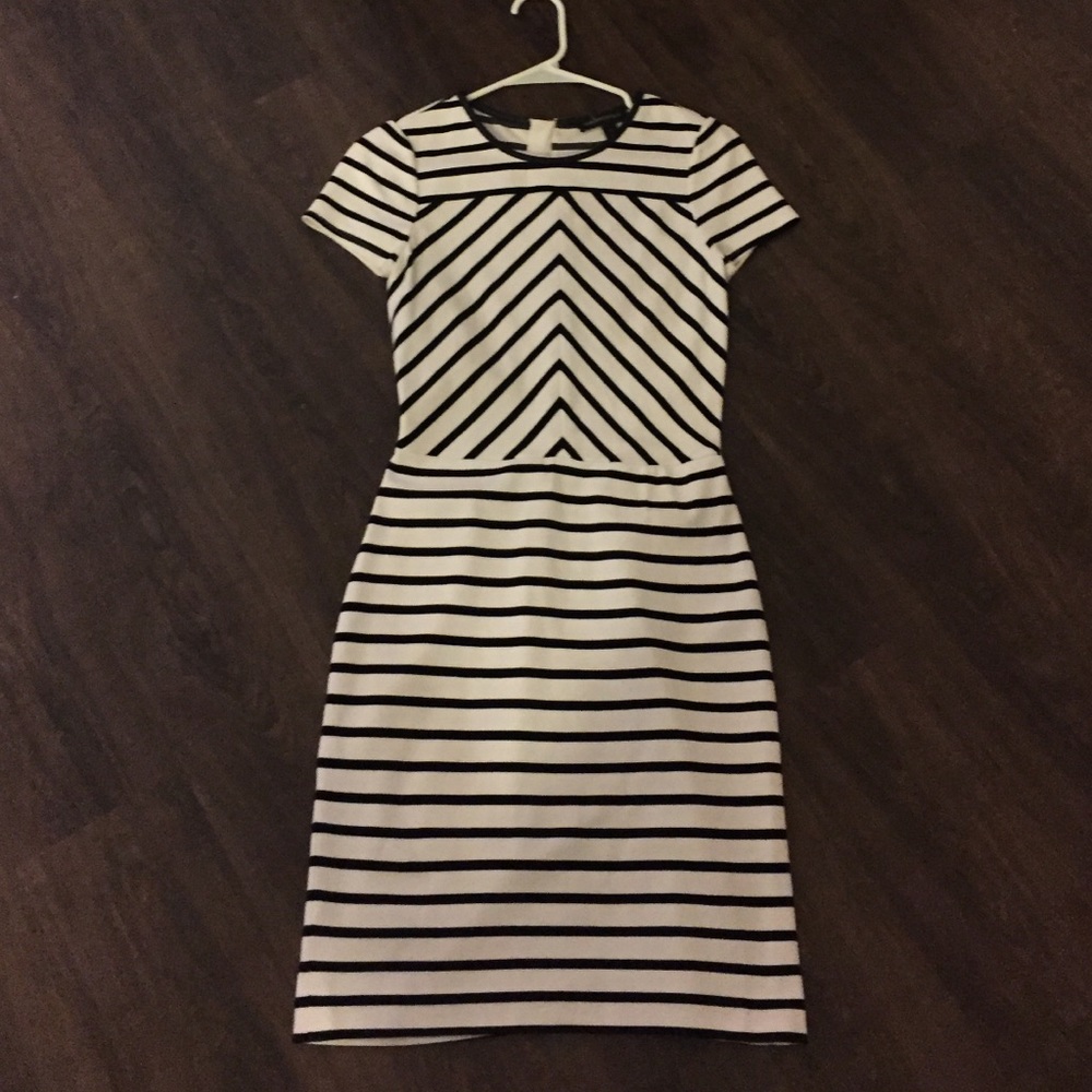 Banana republic dress with leather trip